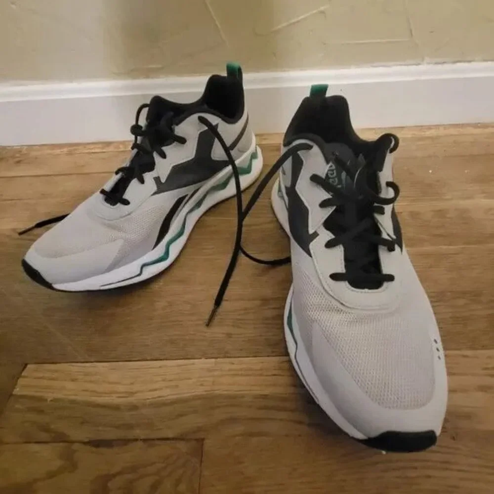Reebok Zig Elusion Running Shoes Men’s 11.5  FV3839 Vintage Retro Crosstrainer
